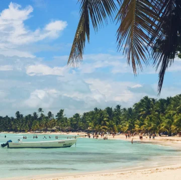 Playas dominicanas atraen a casi la mitad de los turistas extranjeros
