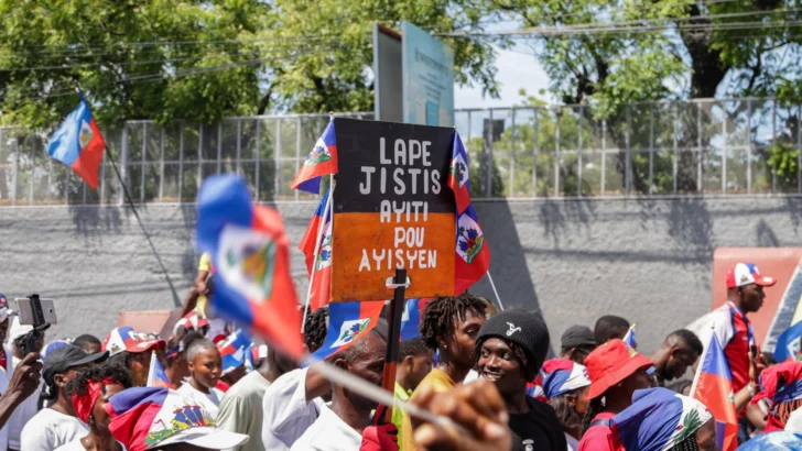 Haitianos toman las calles para exigir paz; elecciones solo tras acabar con pandillas