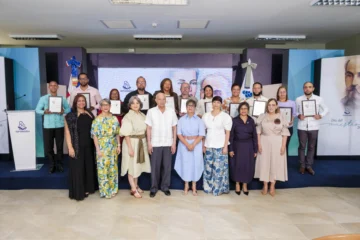 ISFODOSU reconoce a 11 docentes por excelencia en enseñanza e investigación ISFODOSU reconoce a 11 docentes por excelencia en enseñanza e investigación