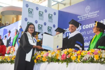 UASD gradúa a 1,768 profesionales en la región Norte y rector anuncia su retiro tras 55 años de servicio UASD gradúa a 1,768 profesionales en la región Norte y rector anuncia su retiro tras 55 años de servicio