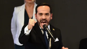 El ultimátum de De la Espriella: un mes de plazo a los grupos armados para someterse a la justicia