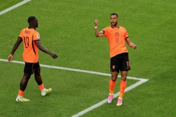 Países Bajos aplasta a Suecia y asegura su clasificación con goleada 5-1