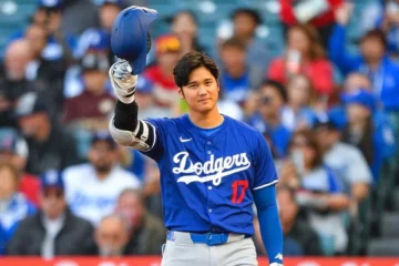 Ohtani firma una actuación histórica y lidera blanqueada de los Dodgers sobre Arizona