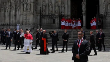 El papa León XIV llega a Barcelona donde inaugurará una nueva torre de la Sagrada Familia El papa León XIV llega a Barcelona donde inaugurará una nueva torre de la Sagrada Familia