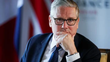 Starmer planea dimitir este lunes según la prensa británica
