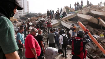 En directo: Necesitamos que traigan grúas: venezolanos piden intensificar labores de búsqueda tras doble terremoto