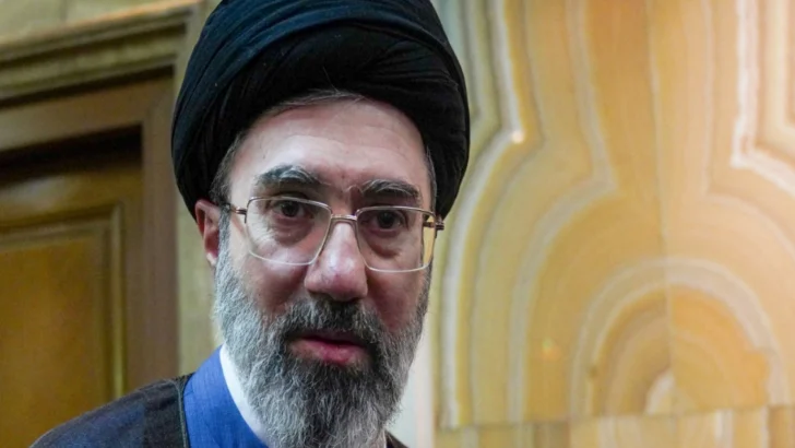 El líder supremo de Irán asegura que Trump suscribió el acuerdo entre ambos países por 