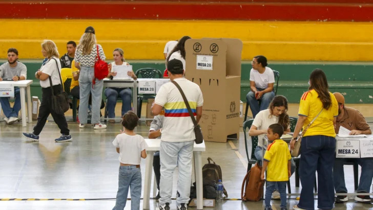 La elección del sucesor del presidente colombiano Gustavo Petro avanza sin incidentes