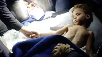 El rescate de un niño renueva la esperanza de encontrar sobrevivientes tras los terremotos en Venezuela que dejan más de 1.700 muertos