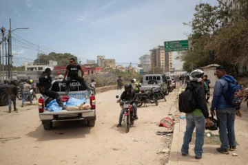 Venezuela eleva a unos 235 los muertos y a 4.300 los heridos por terremotos