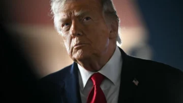 Trump anuncia un ataque 'muy duro' contra Irán y la toma de sus terminales petroleras Trump anuncia un ataque 'muy duro' contra Irán y la toma de sus terminales petroleras
