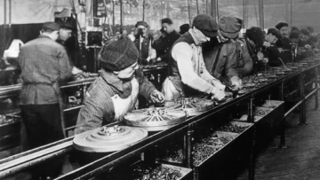 Por qué Henry Ford creó la semana laboral de 5 días hace 100 años y cómo la medida impactó al mundo Por qué Henry Ford creó la semana laboral de 5 días hace 100 años y cómo la medida impactó al mundo