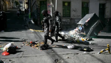 Paz decreta estado de excepción en Bolivia tras más de seis semanas de protestas Paz decreta estado de excepción en Bolivia tras más de seis semanas de protestas