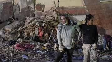 Al menos 164 muertos y más de 970 heridos por un potente terremoto doble en Venezuela; rescatistas buscan sobrevivientes