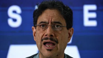 Iván Cepeda reconoce la derrota en las elecciones de Colombia y De la Espriella será el nuevo presidente Iván Cepeda reconoce la derrota en las elecciones de Colombia y De la Espriella será el nuevo presidente
