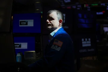 Amenazas de Trump de más misiles contra Irán llevan a Wall Street a cerrar en rojo