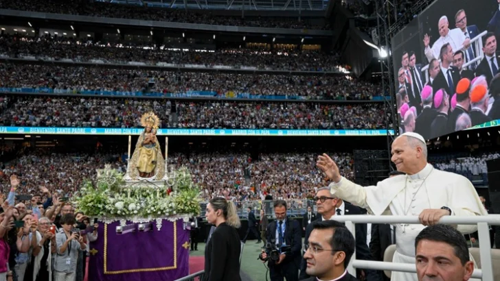 León XIV promete reformas contra abusos  y congrega a miles en el Bernabéu