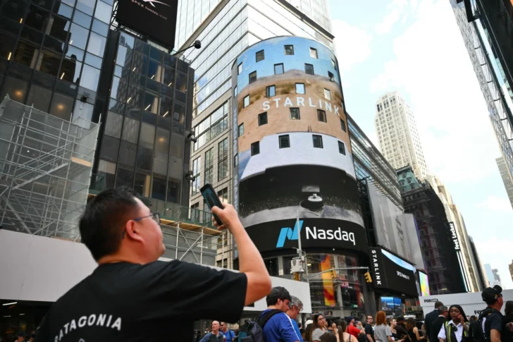 Wall Street cierra dispar entre Medio Oriente y la reunión de la Fed