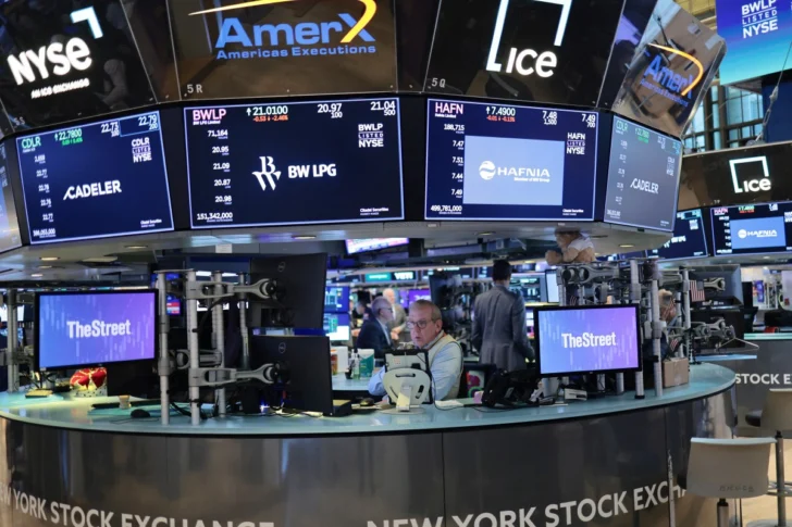 Wall Street cierra al alza, aliviada por la firma del acuerdo EEUU-Irán