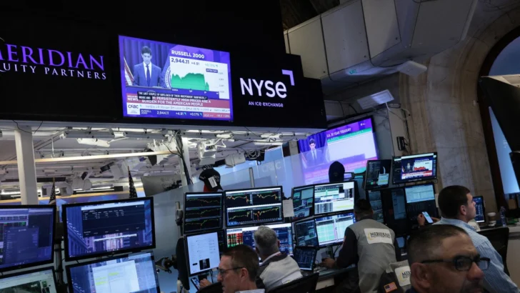 Wall Street cierra mixto con récord del Dow Jones y caídas en Nasdaq