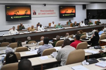 Partido Comunista de Cuba aprueba reformas hacia una mayor economía de mercado