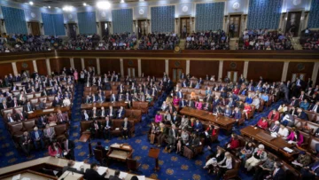Los congresistas estadounidenses aprueban un texto que ordena el fin de la guerra contra Irán