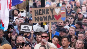 Lo que se sabe del caso Henry Nowak, el joven británico apuñalado y que murió esposado ante la Policía