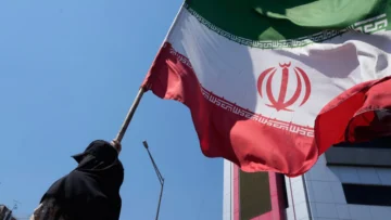Teherán niega que ceda administración del estrecho de Ormuz en un memorando de entendimiento con EE. UU.: IRNA