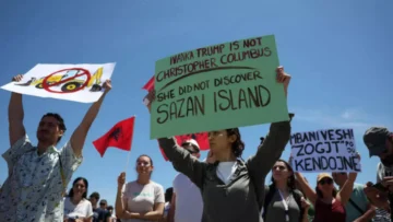 Albaneses protestan contra el plan turístico respaldado por Jared Kushner sobre la reserva natural