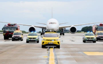Pasajeros intentan abrir puertas de sus aviones en pleno vuelo en EEUU y otro en Brasil