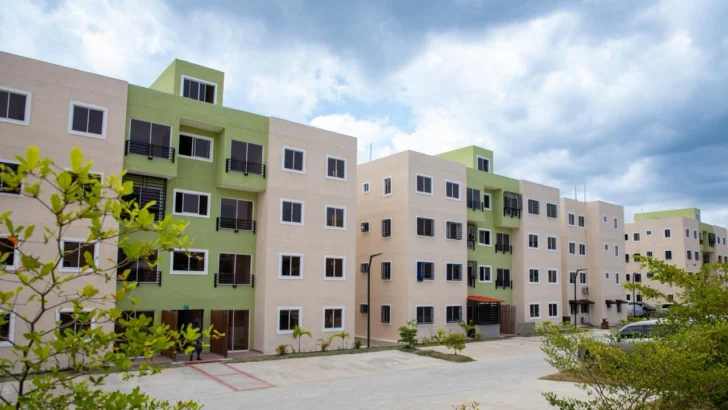 Abinader entrega 700 apartamentos del Plan Familia Feliz en Santo Domingo Norte