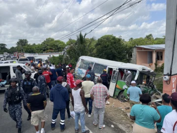 Accidente de vehículo de Supérate deja 16 heridos en trayecto entre Consuelo y Hato Mayor