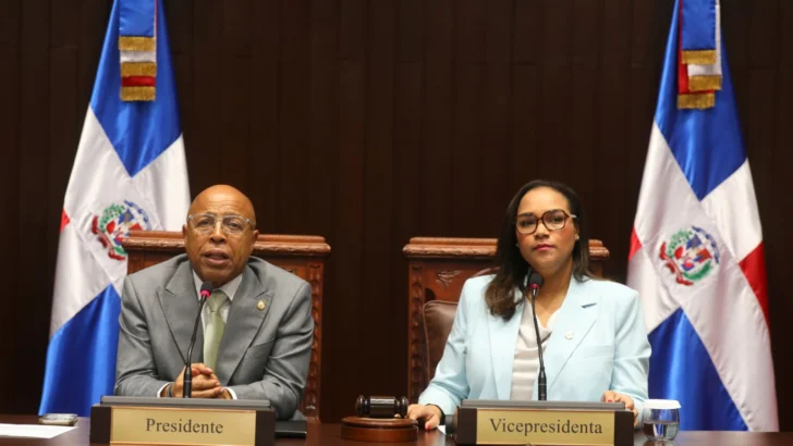 Hacienda celebra aprobación de ley para impulsar la economía y enfrentar la crisis internacional Hacienda celebra aprobación de ley para impulsar la economía y enfrentar la crisis internacional