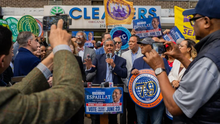 Quiénes son Darializa Chevalier y Adriano Espaillat, los protagonistas de una reñida primaria demócrata en Nueva York
