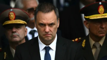 Jefe de Gabinete argentino Manuel Adorni dimite en medio de escándalo de corrupción