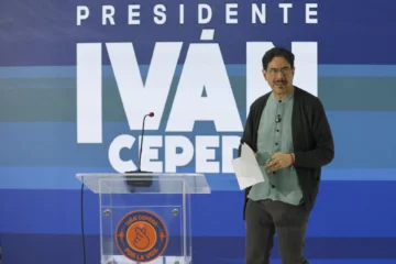 Cepeda responde a De la Espriella: 