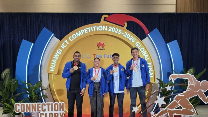 Estudiantes de la PUCMM ganan máximo premio en competencia mundial de tecnología de Huawei Estudiantes de la PUCMM ganan máximo premio en competencia mundial de tecnología de Huawei