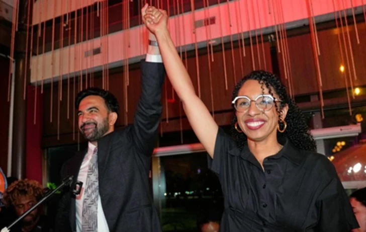 DARIALIZA-CON-EL-ALCALDE-DE-NY-728x461