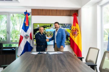 Larimar City firma acuerdo para instalar tecnología de ascensores en su proyecto de ciudad inteligente en Punta Cana
