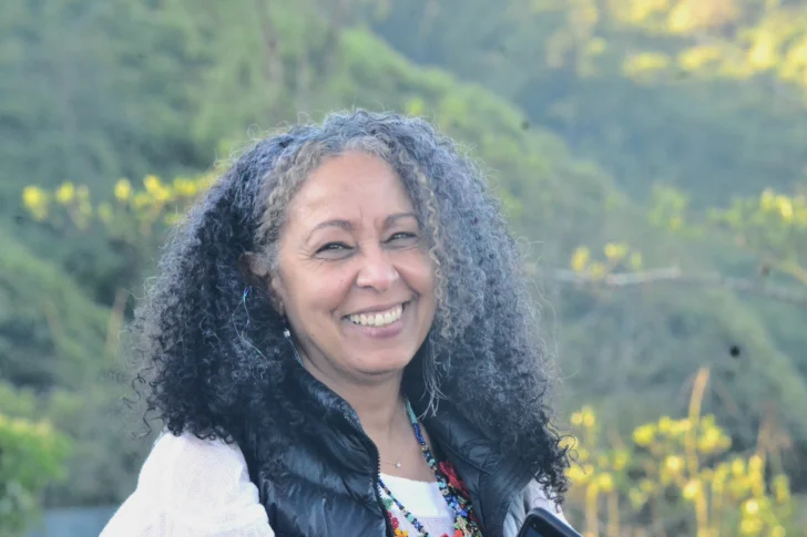 'Escribo en inglés, pero mi corazón siente en español'