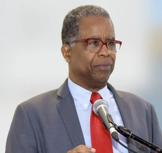 Dr.-Odalis-Perez-linguista-y-semiologo-estudioso-de-la-obra-de-Pedro-Henriquez-Urena.-jpeg