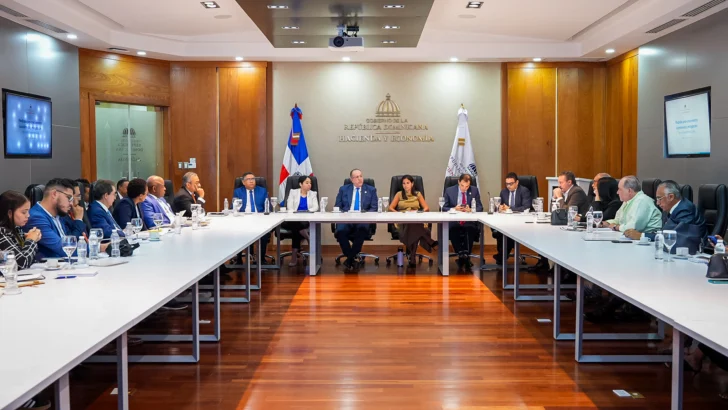 Magín Díaz socializó el plan anticrisis con empresarios, mipymes, sindicalistas y líderes de opinión