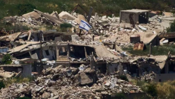 Ataques israelíes matan a ocho personas en Líbano mientras Hezbolá rechaza el último alto el fuego