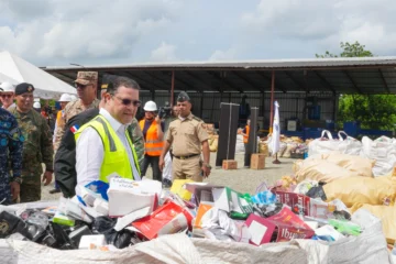Autoridades decomisan y destruyen medicamentos y otras mercancías ilícitas por RD$ 394 millones 