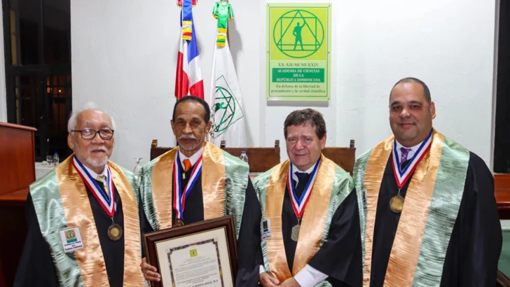 Academia de Ciencias inviste a José Adalberto Arias como Miembro de Número Academia de Ciencias inviste a José Adalberto Arias como Miembro de Número