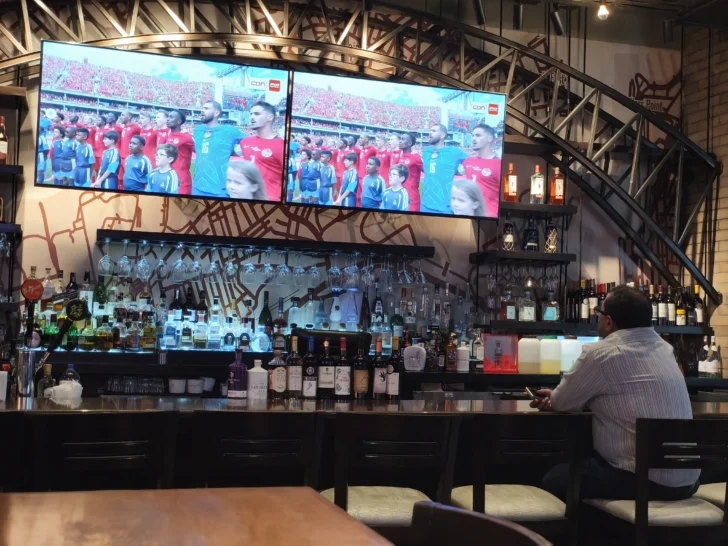 Bares, restaurantes y colmadones se preparan para recibir a los fanáticos del Mundial