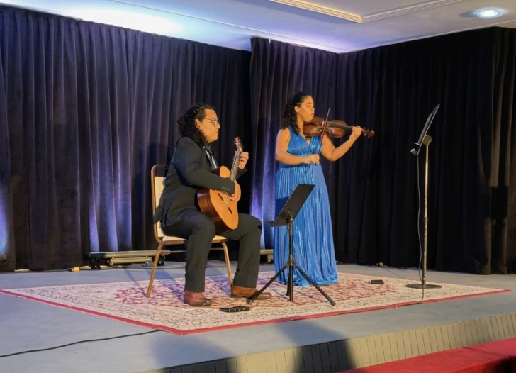 Carla Rosario y Gabriel Quintero tejieron una travesía musical que emocionó al público del Teatro Nacional