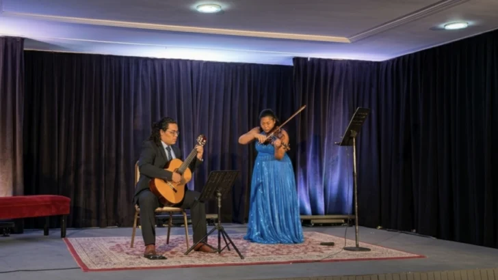 Carla Rosario y Gabriel Quintero tejieron una travesía musical que emocionó al público del Teatro Nacional