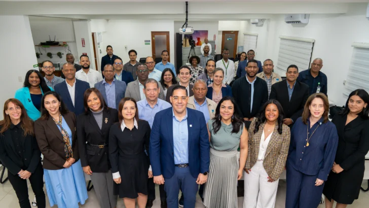 ETED posiciona los centros de datos como infraestructura crítica para la transición energética dominicana en su Sala de Energía y Sostenibilidad. ETED posiciona los centros de datos como infraestructura crítica para la transición energética dominicana en su Sala de Energía y Sostenibilidad.