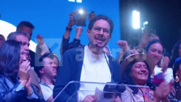 Cepeda anuncia impugnación de 33,000 mesas y llama a un acuerdo nacional en Colombia Cepeda anuncia impugnación de 33,000 mesas y llama a un acuerdo nacional en Colombia